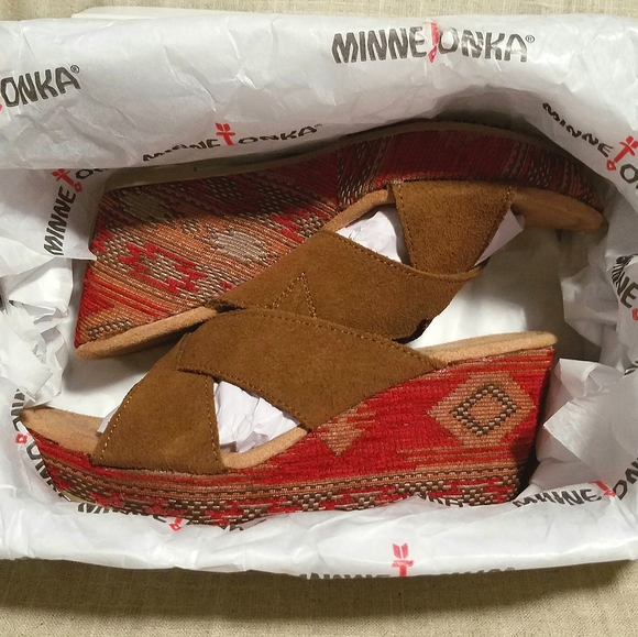 Minnetonka Wedge Heels - Picture 2 of 5